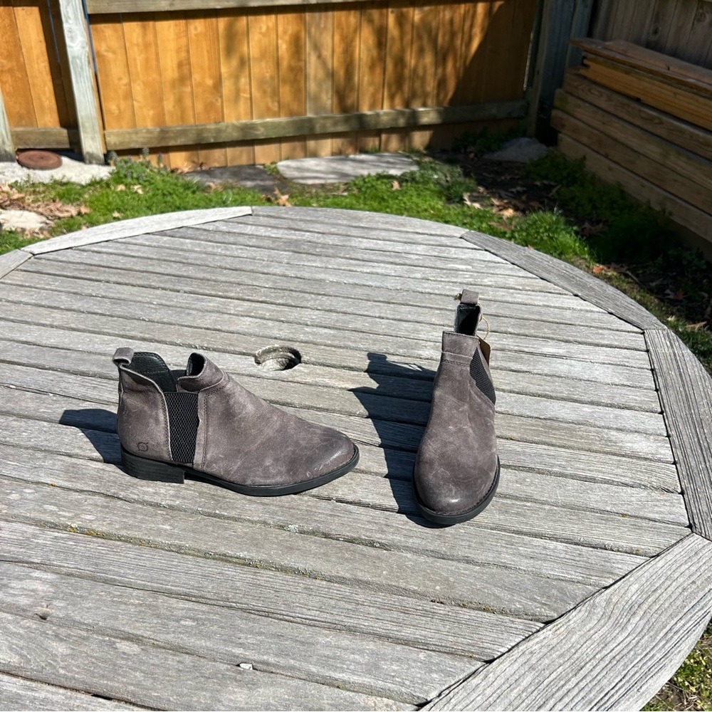 Born Brenta Ankle Bootie Size 8‎ NWT in the color dark grey/distressed
